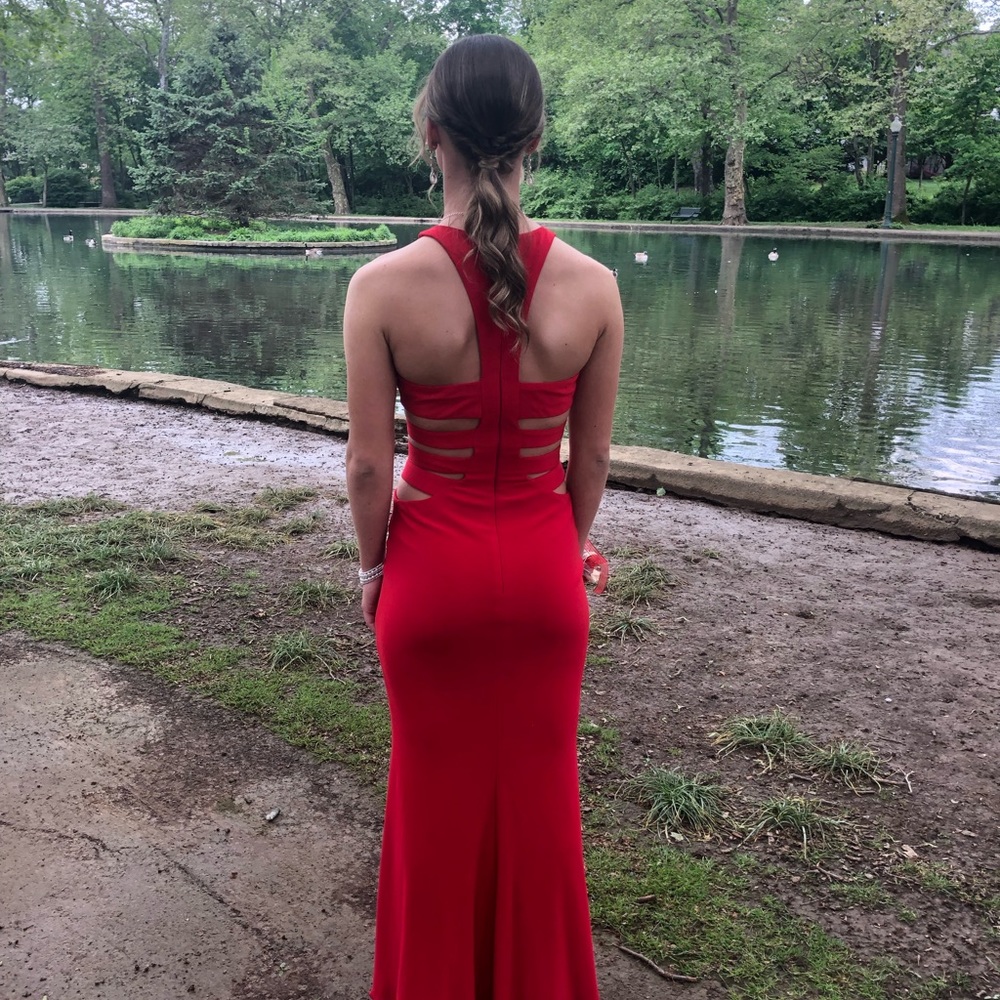 Red Faviana Prom Dress - Picture 4 of 5